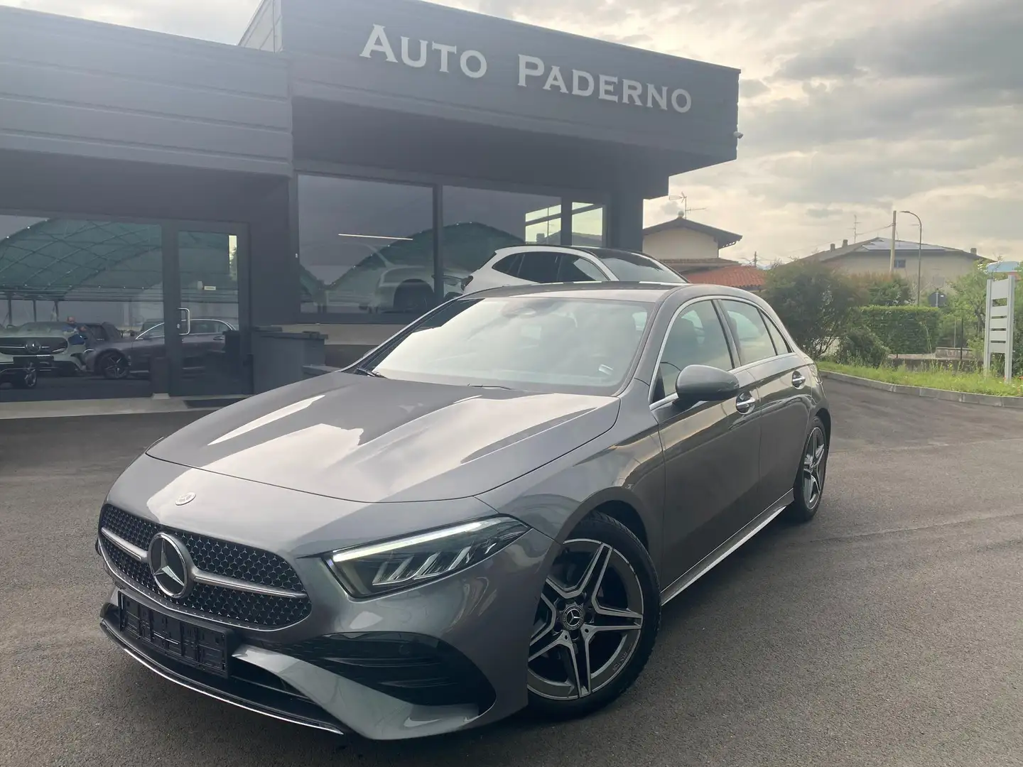Mercedes-Benz A 200 MHEV AUTOMATIC AMG Line ADVANCED PLUS Gris - 1