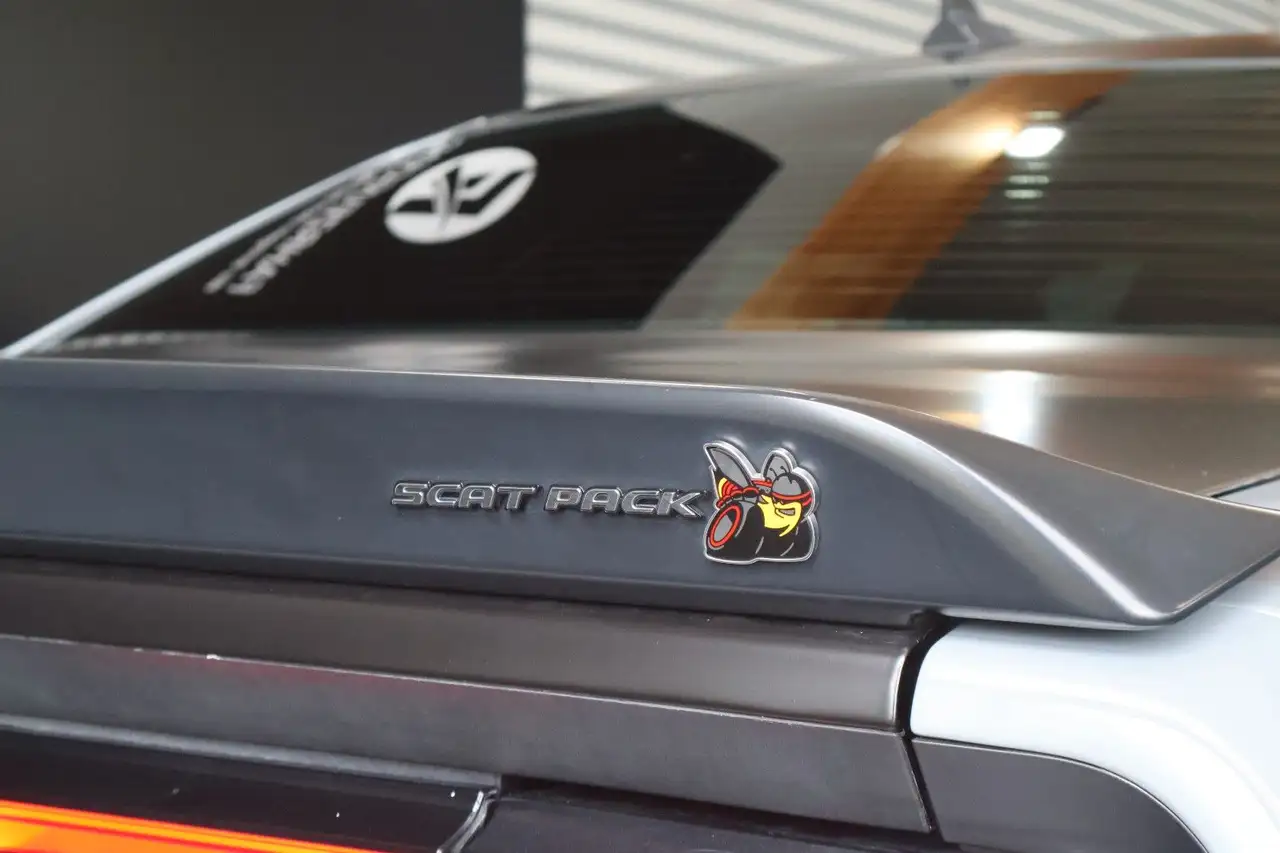 Dodge Challenger 2021 — фото 9