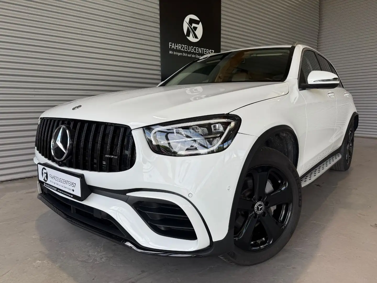 Mercedes-Benz GLC 300 4MATIC/RÜCKFAHRKAMERA/CARPLAY/LED White - 1