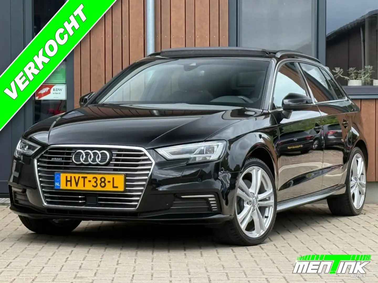 Audi A3 40 E-TRON Pano Camera Acc Zwart - 1