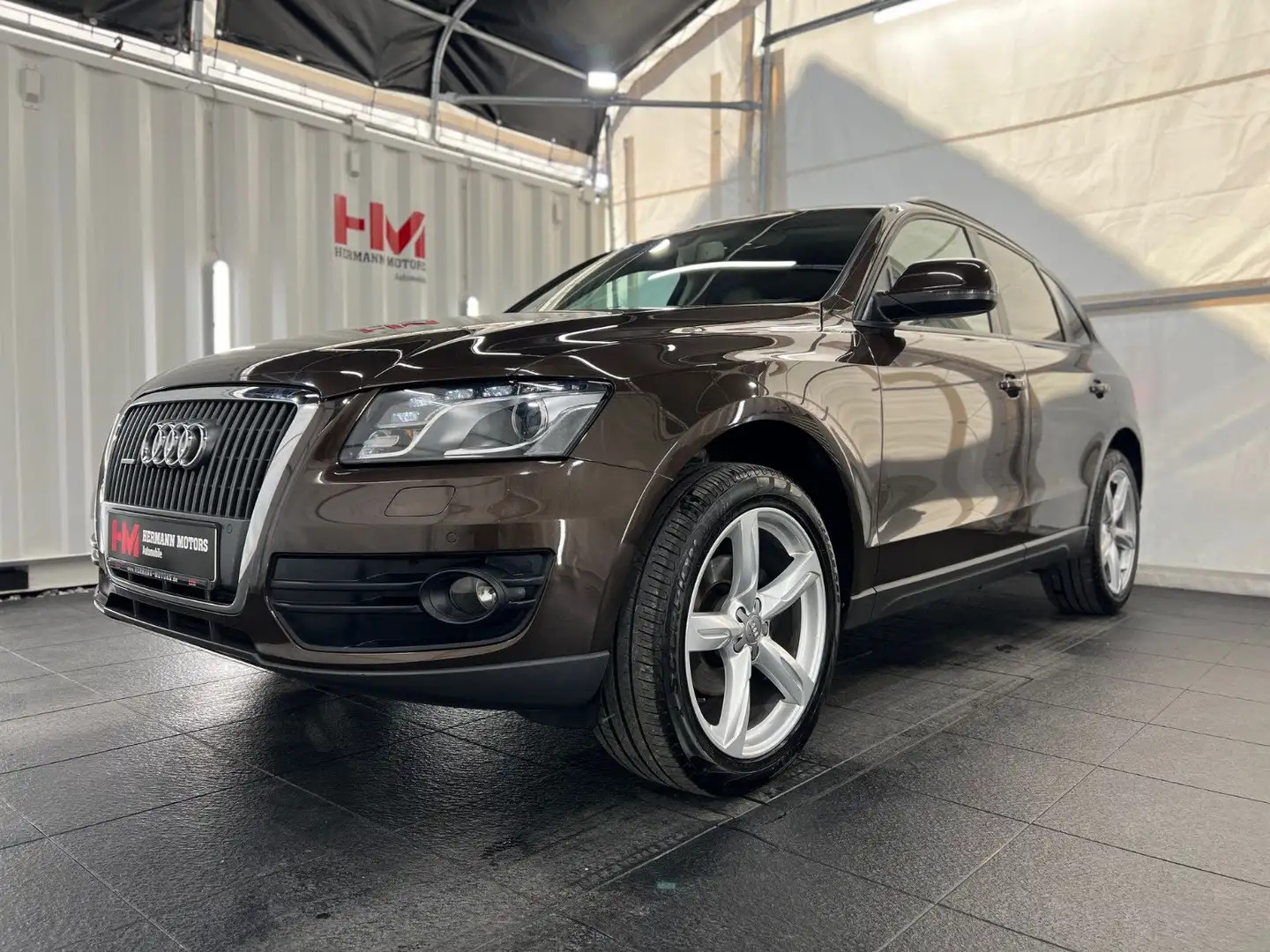 Audi Q5 2.0TDI quattro/BiXe/AHK/SHZ/Bluet./Tempo/Navi Braun - 1