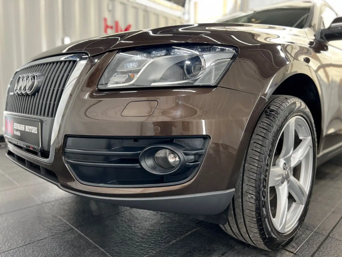 Audi Q5 2.0TDI quattro/BiXe/AHK/SHZ/Bluet./Tempo/Navi Braun - 2