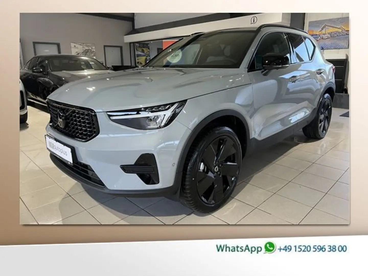 Volvo XC40 B3 Plus Black Edition ACC BLIS 360° WinterP Grijs - 1
