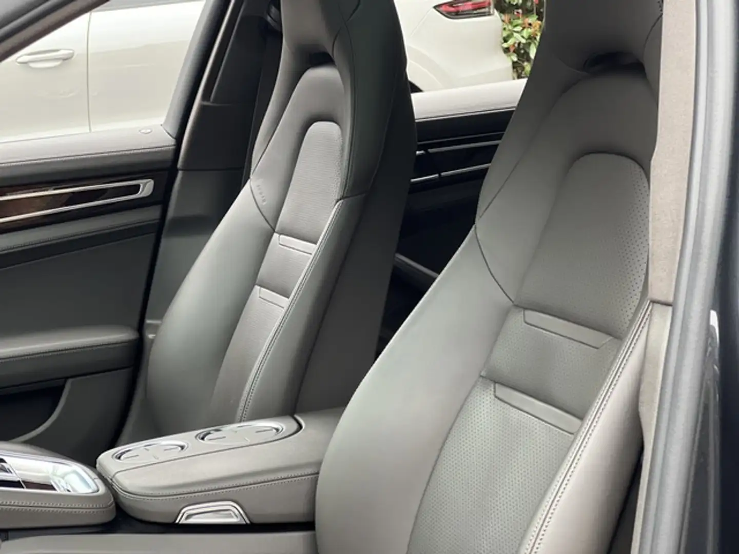 Porsche Panamera 4S *1.HAND*PANORAMA*KOMFORTZUGANG*BOSE* Grijs - 2