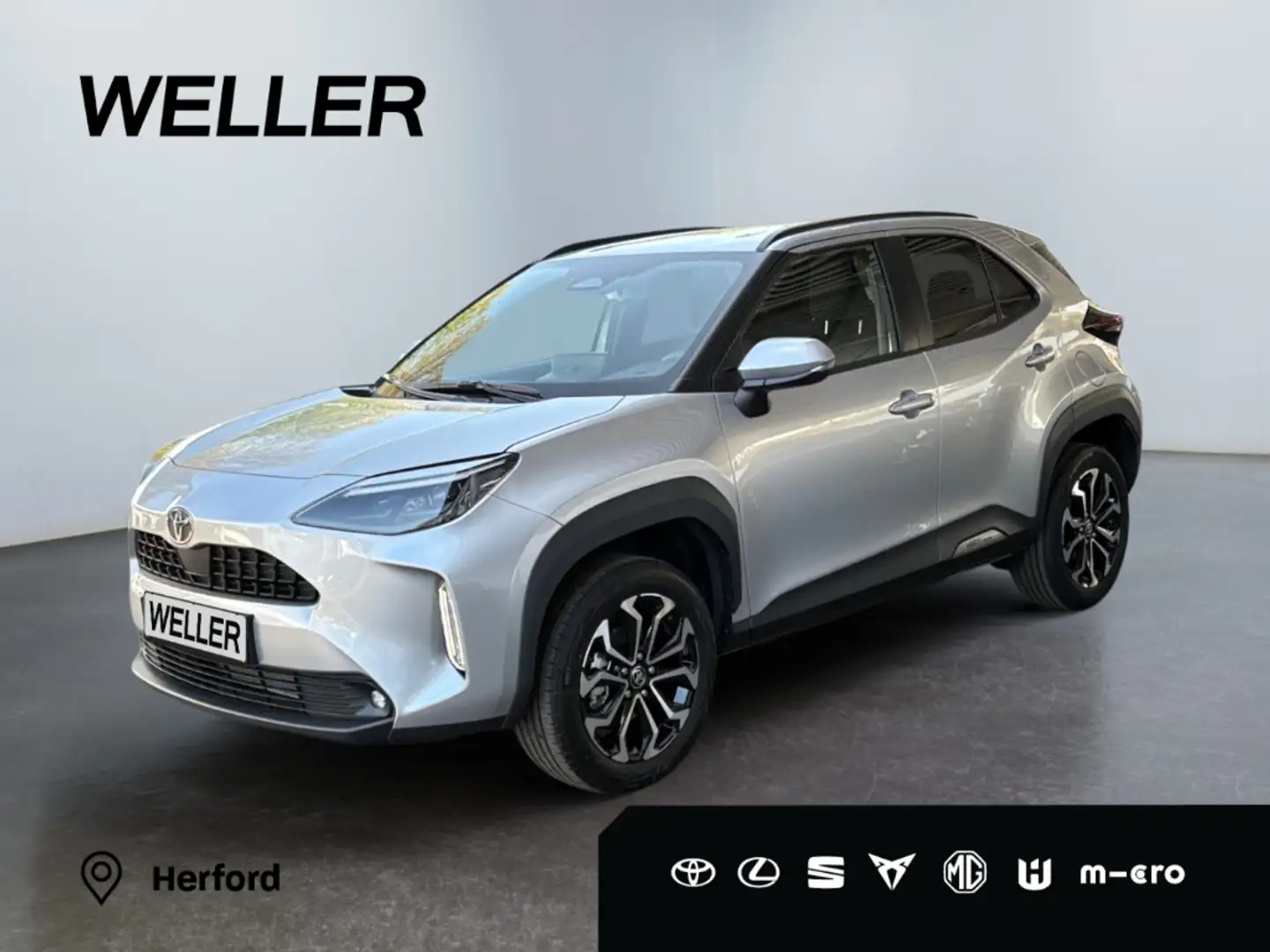 Toyota Yaris Cross Hybrid 130 1.5 Teamplayer *Navi*LED* Srebrny - 1