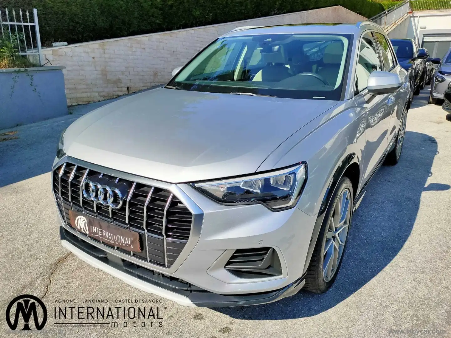 Audi Q3 35 TDI S tronic Business Advanced Grijs - 1