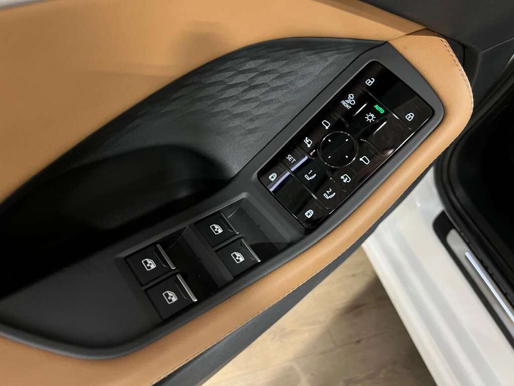 2025 Audi A5 PROGRESSIV quattro GLASS ROOF NAVIGATION ADPTIVE C thumb 36