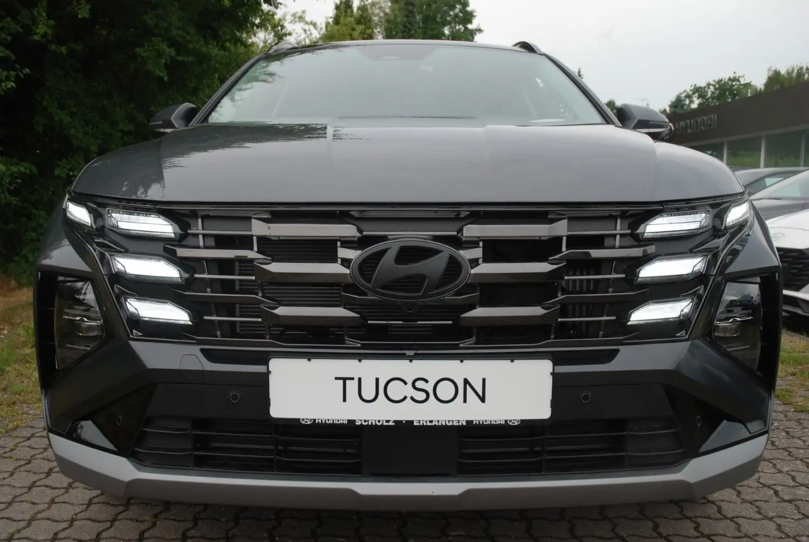 Hyundai TUCSON 1.6 T-GDI Hybrid Prime 4WD ASS Pano Grau - 2