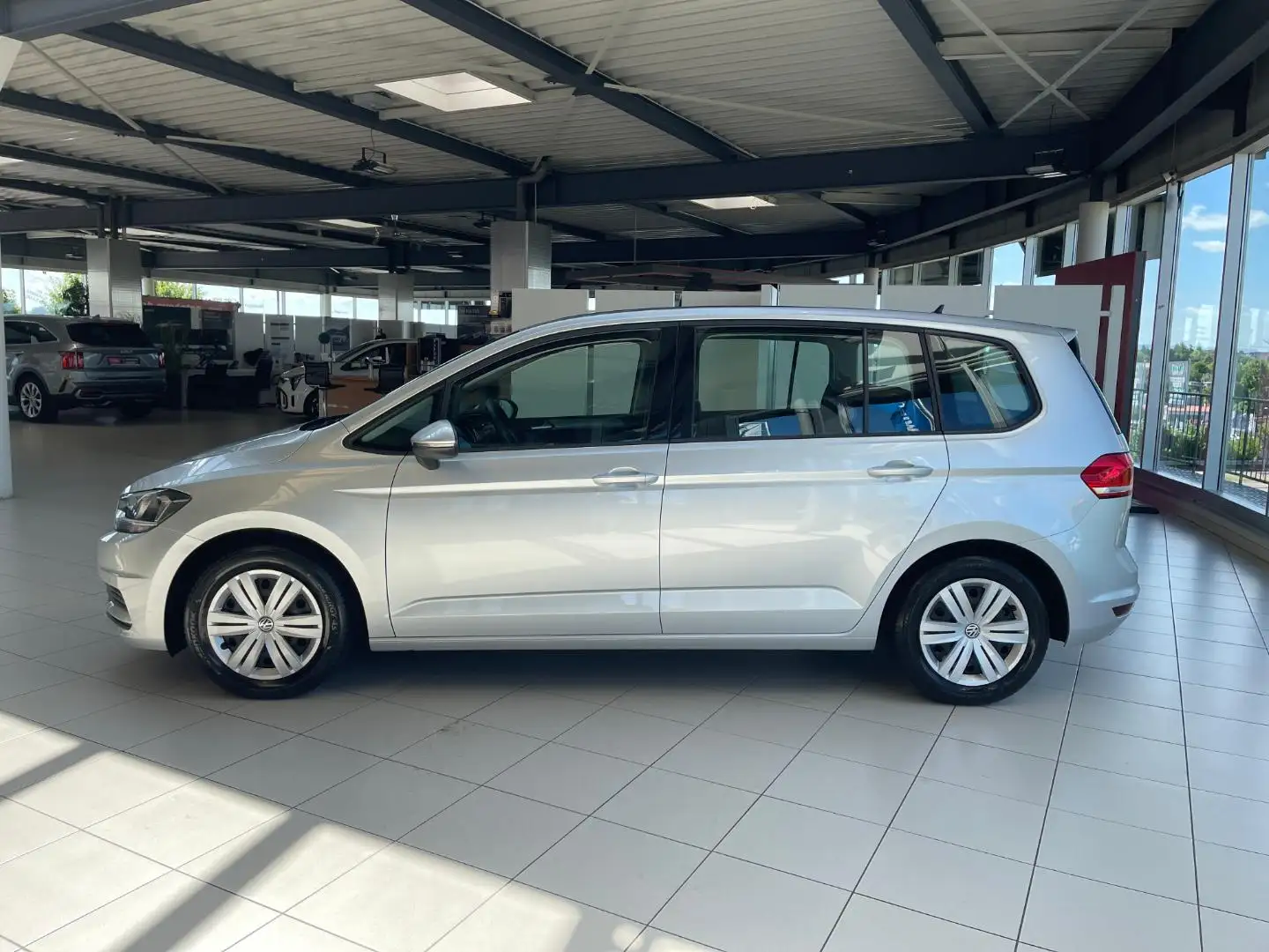 Volkswagen Touran 1.5 TSI Trendline 7-Sitzer+Navi+Klima+AHK Argent - 2