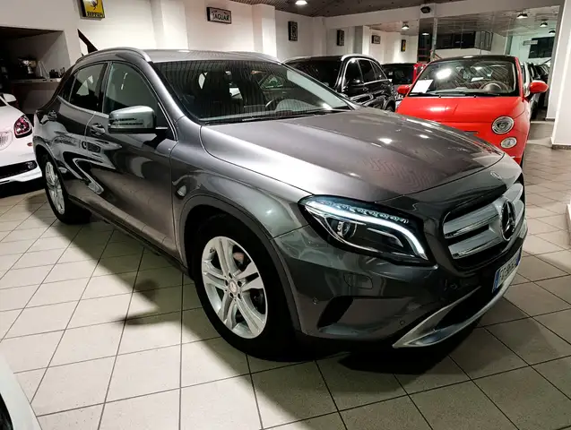 Mercedes-Benz GLA 180 Sport sempre e solo tagliandata Mercedes Benz