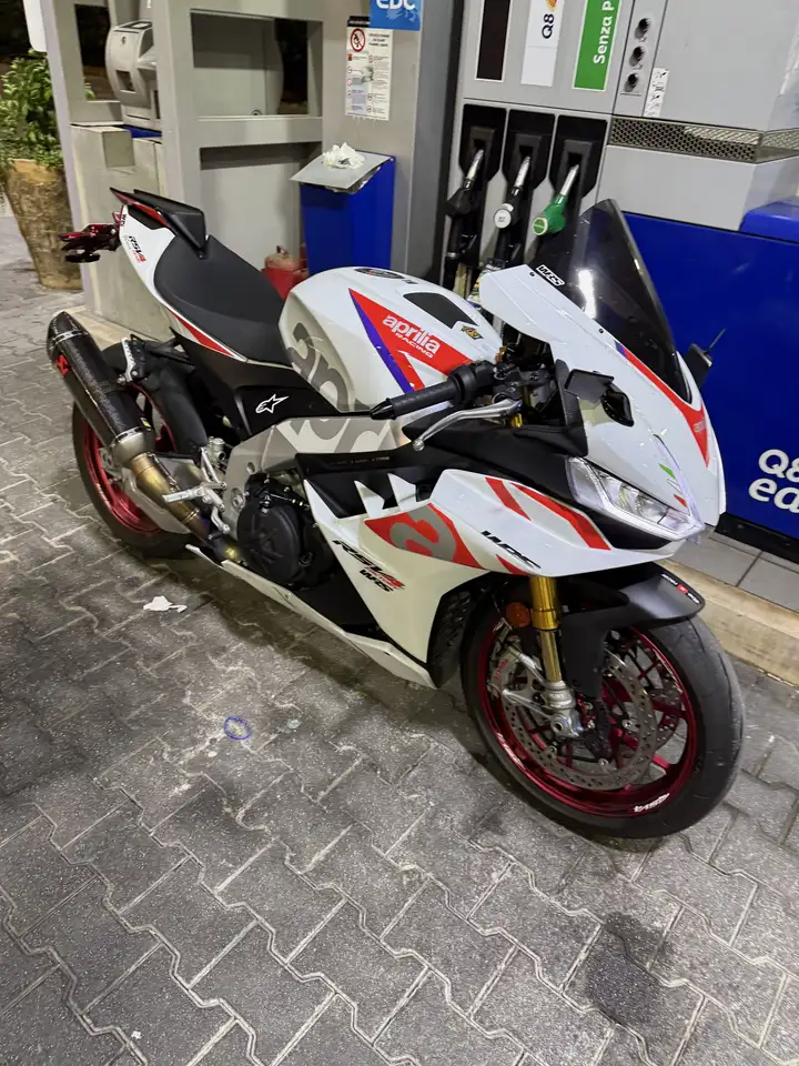 Aprilia RSV4