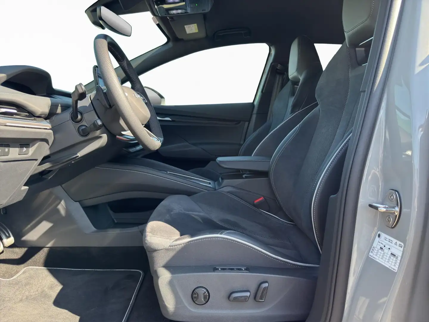 Skoda Elroq Sportline 85 Gris - 2