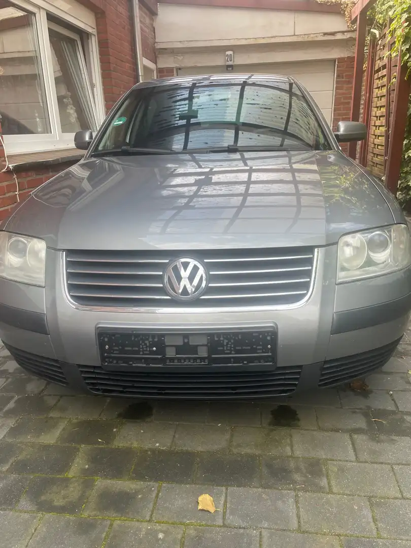 Volkswagen Passat 1.6 Silber - 2