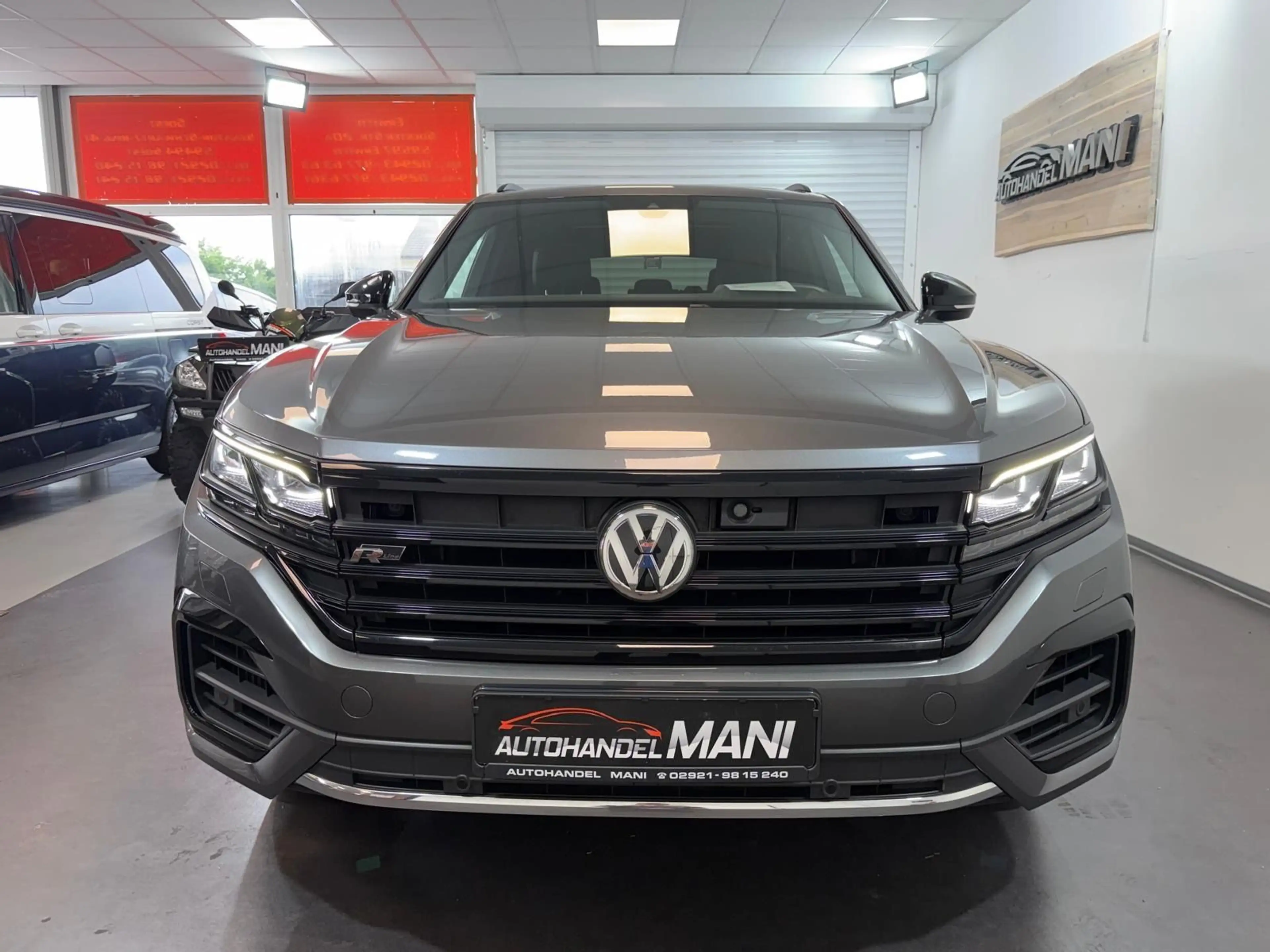 Volkswagen Touareg R-Line 4Motion /Black editi/Pano-Dan/LED — photo 2