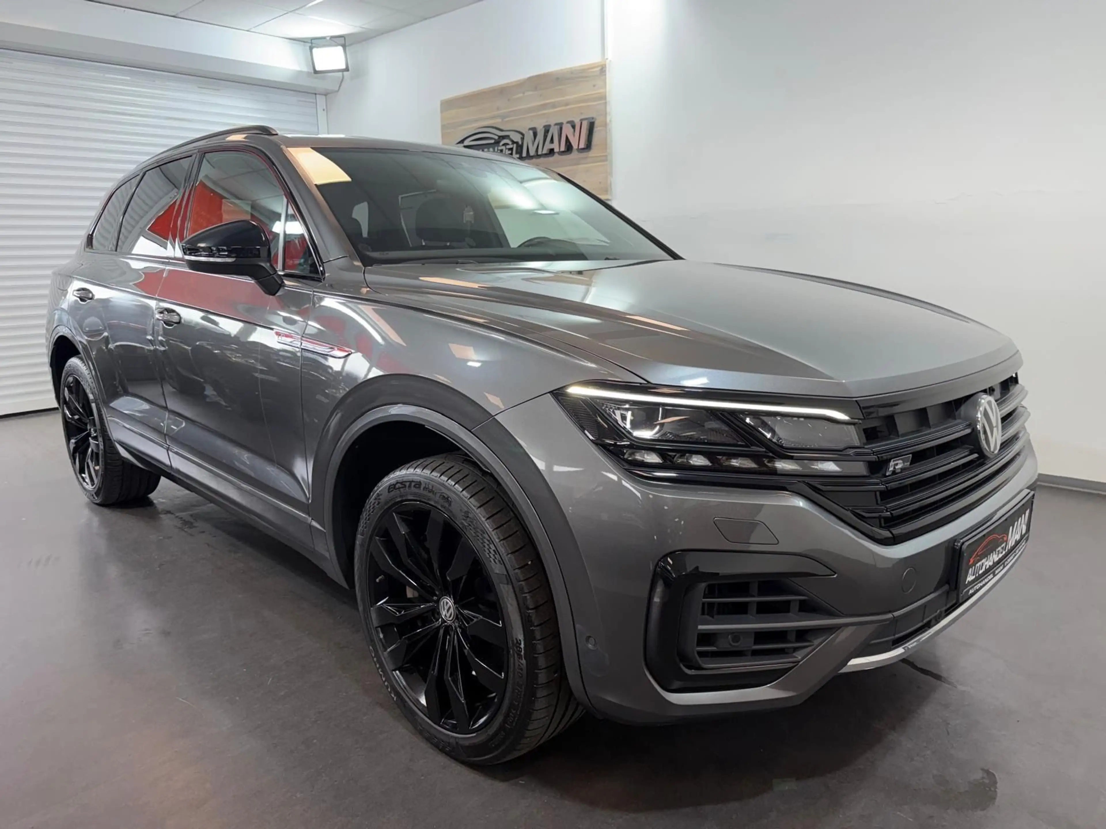 Volkswagen Touareg R-Line 4Motion /Black editi/Pano-Dan/LED