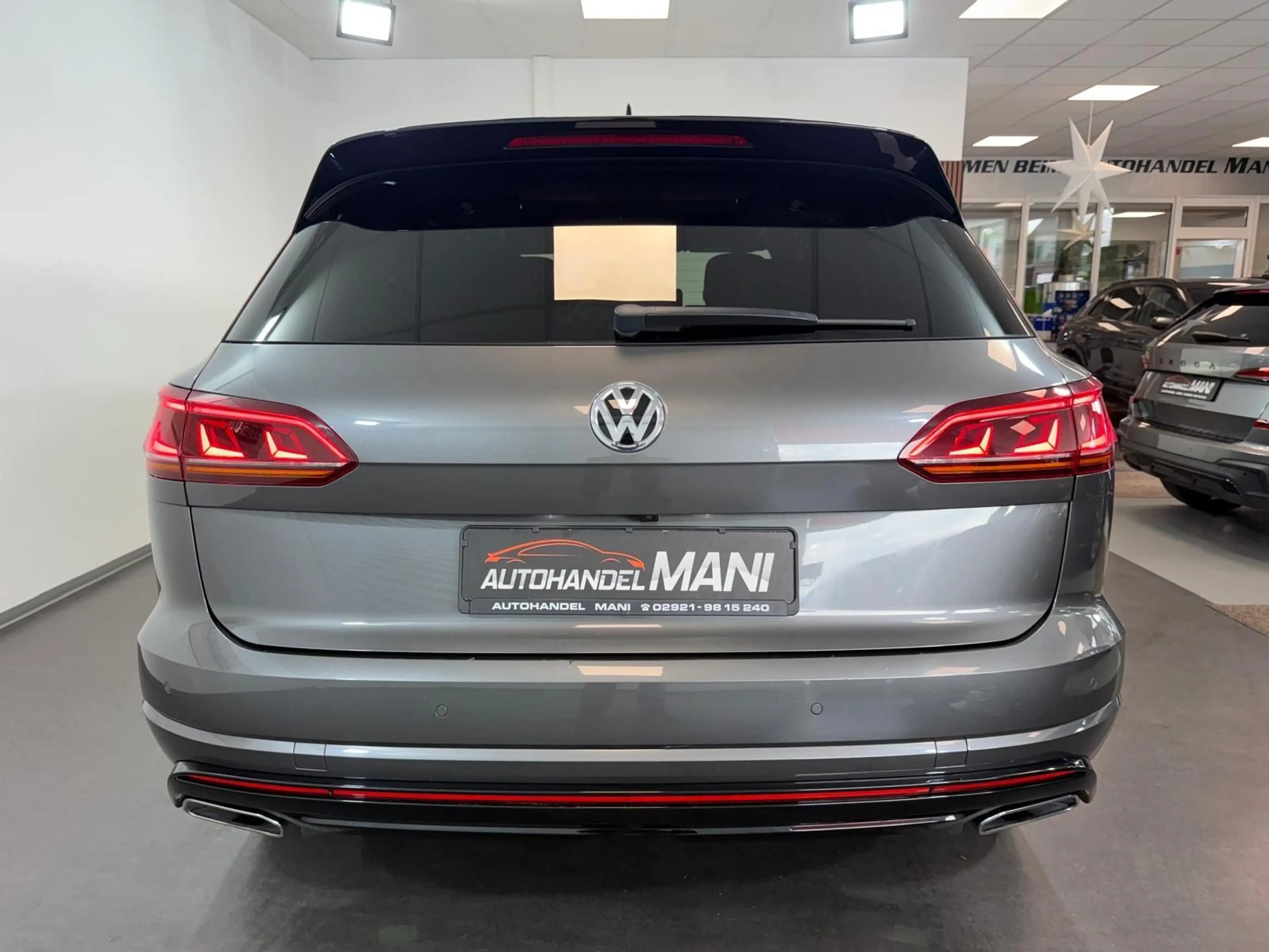 Volkswagen Touareg R-Line 4Motion /Black editi/Pano-Dan/LED — photo 7