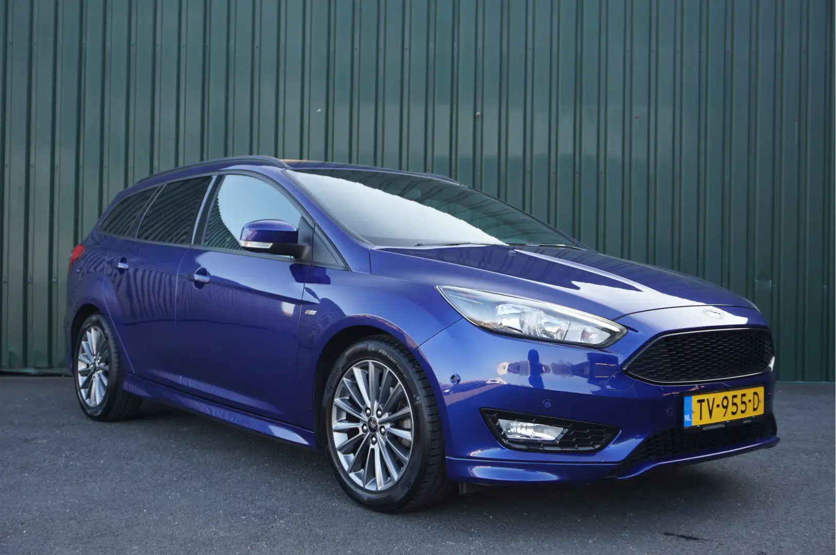 Ford Focus Wagon 1.0 Ecoboost 140pk ST-Line + Navi/ PDC/ 17in Blauw - 2