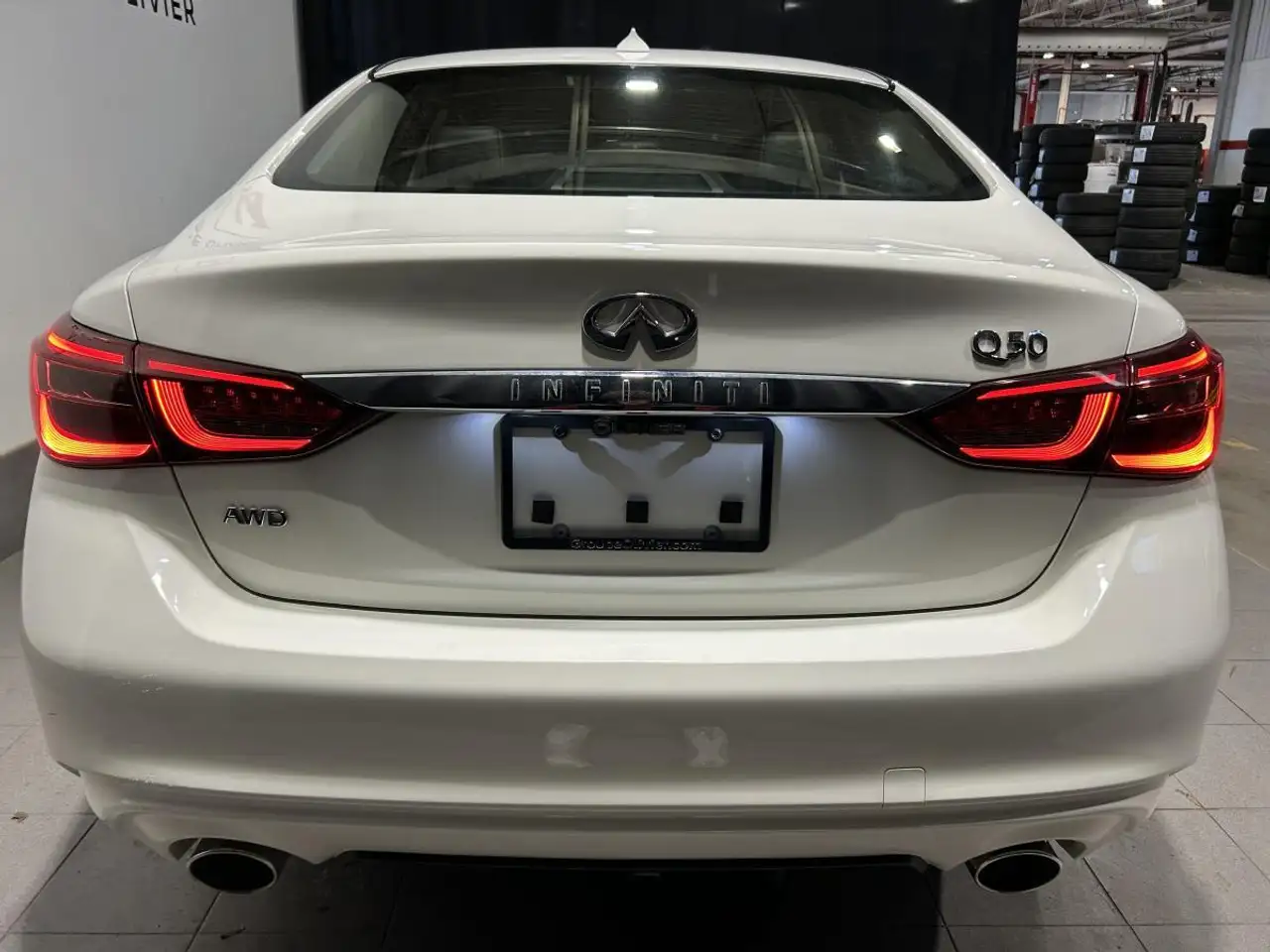 Infiniti Q50 снимка Infiniti Q50