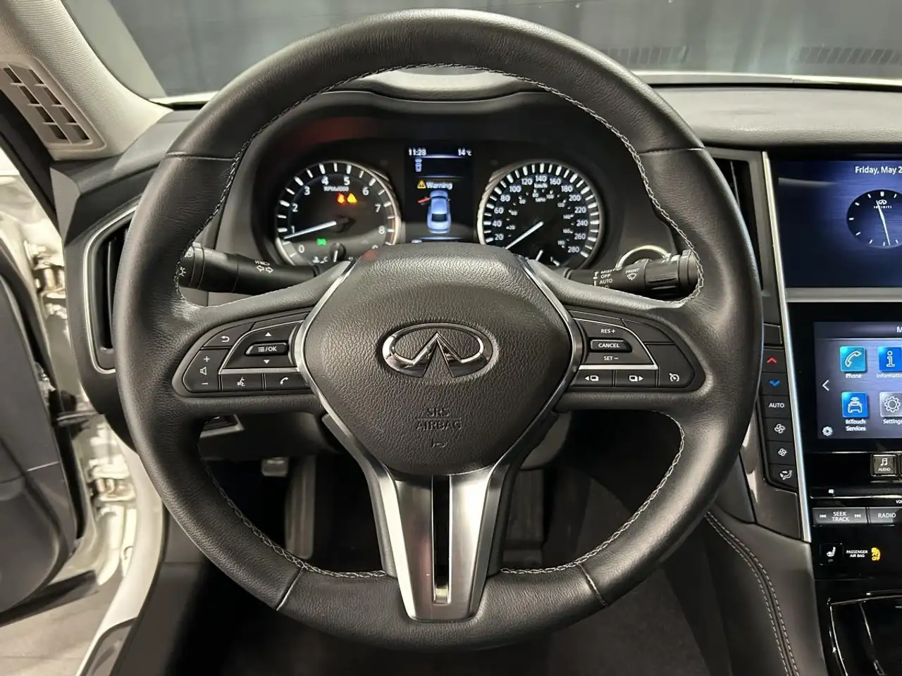 Infiniti Q50 снимка Infiniti Q50