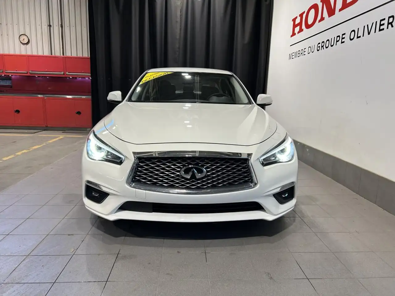 Infiniti Q50 снимка Infiniti Q50