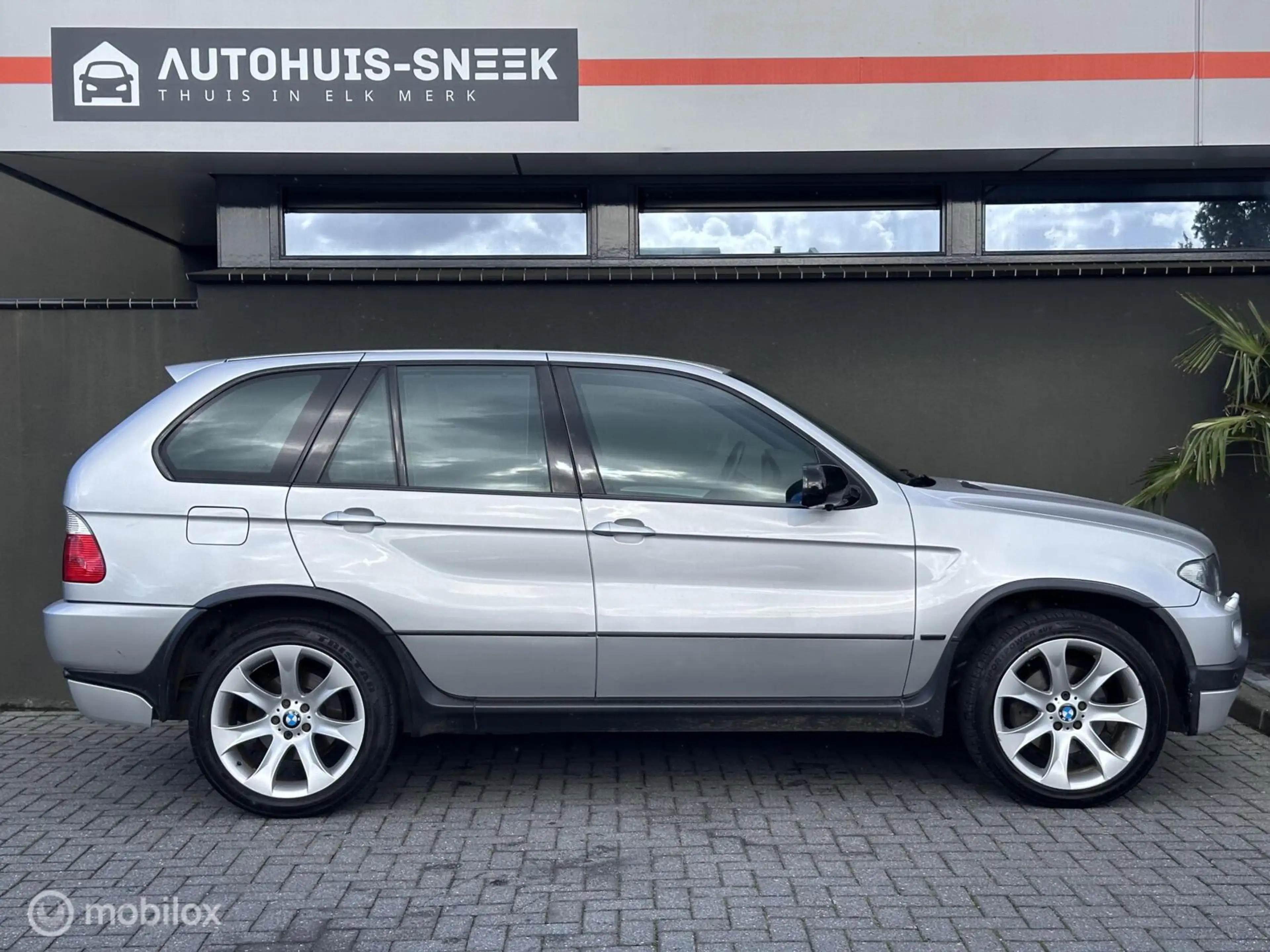 BMW X5 4.4i V8 |Pano | CarPlay | Voor + Achtercamera| 20 — photo 5