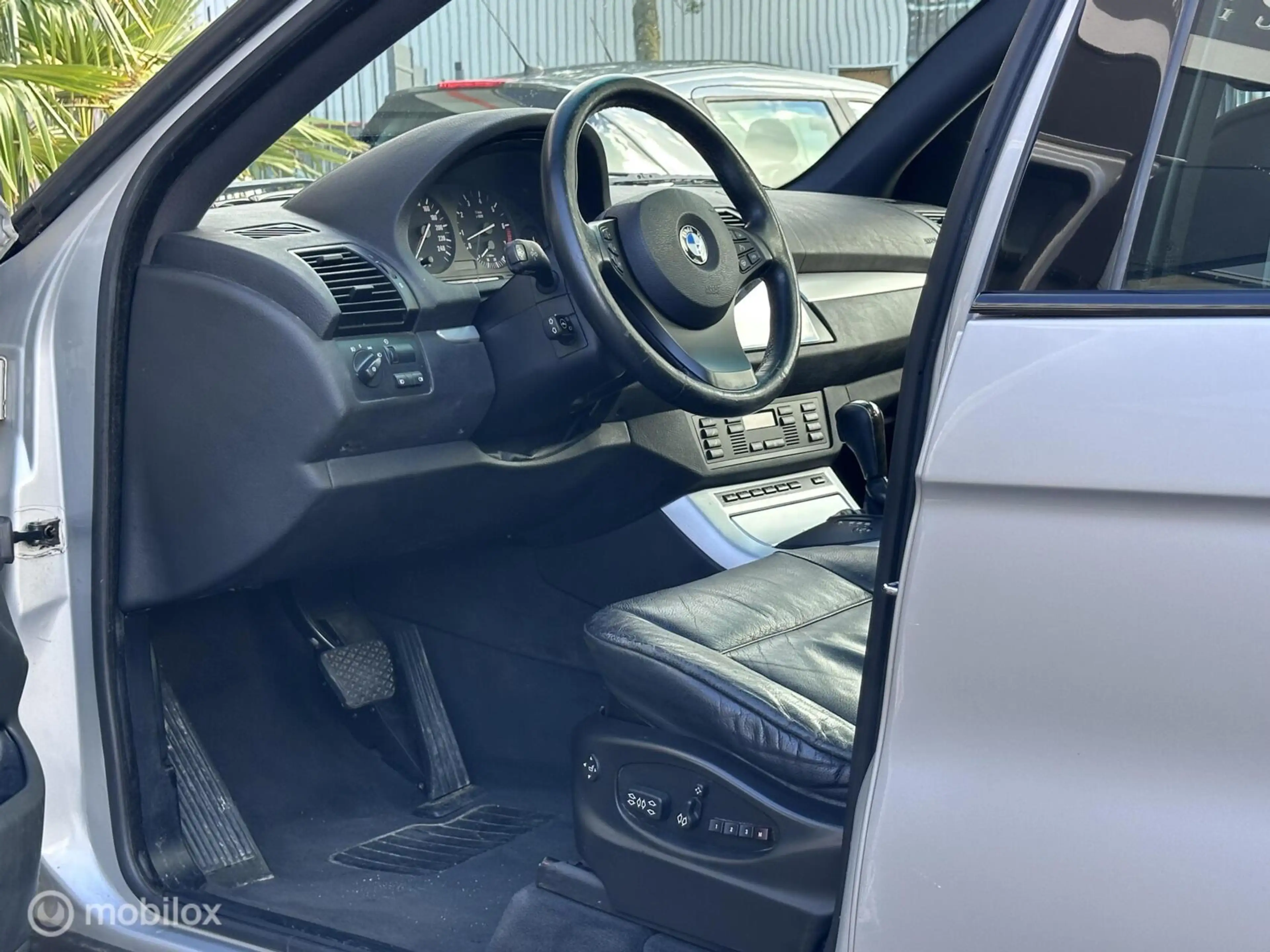 BMW X5 4.4i V8 |Pano | CarPlay | Voor + Achtercamera| 20 — photo 11