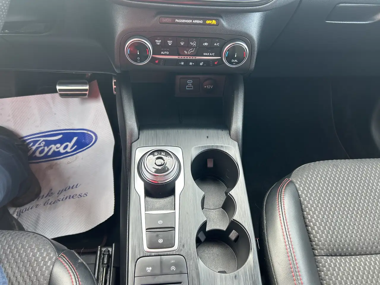 Ford Escape снимка Ford Escape