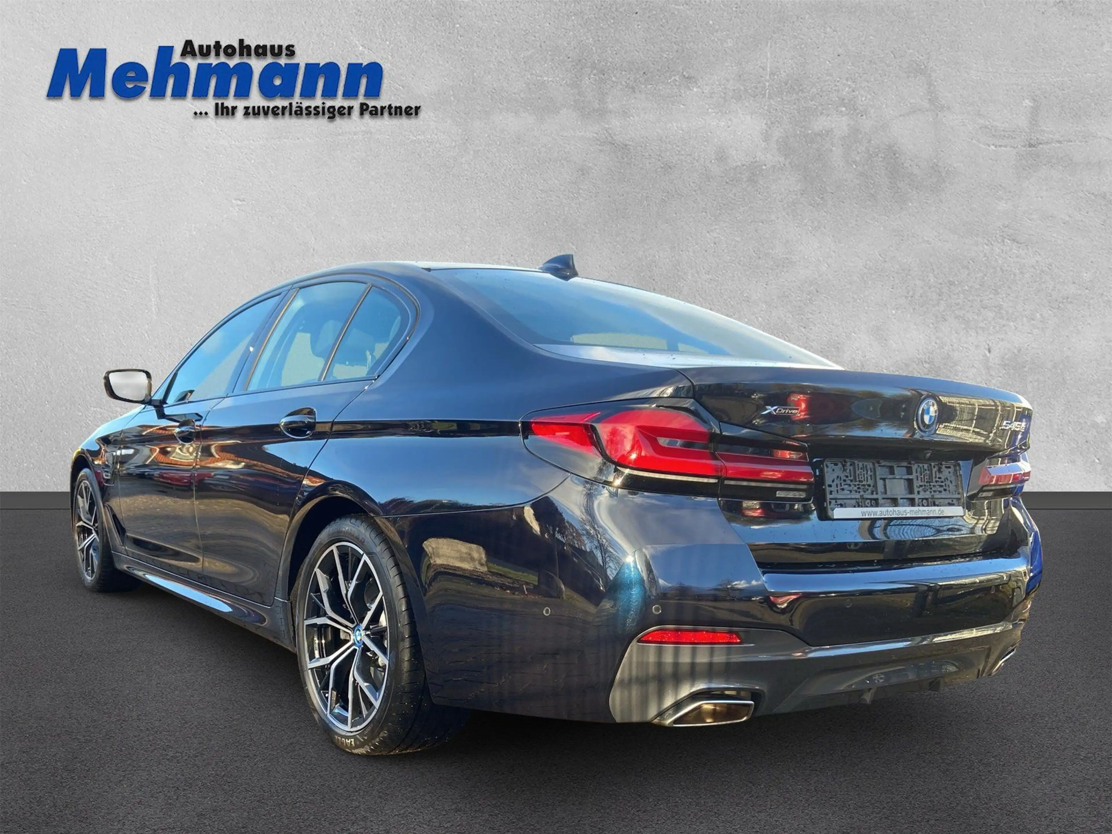 BMW 545 e xDrive M-Sport AHK*Leder*Kamera* — photo 8