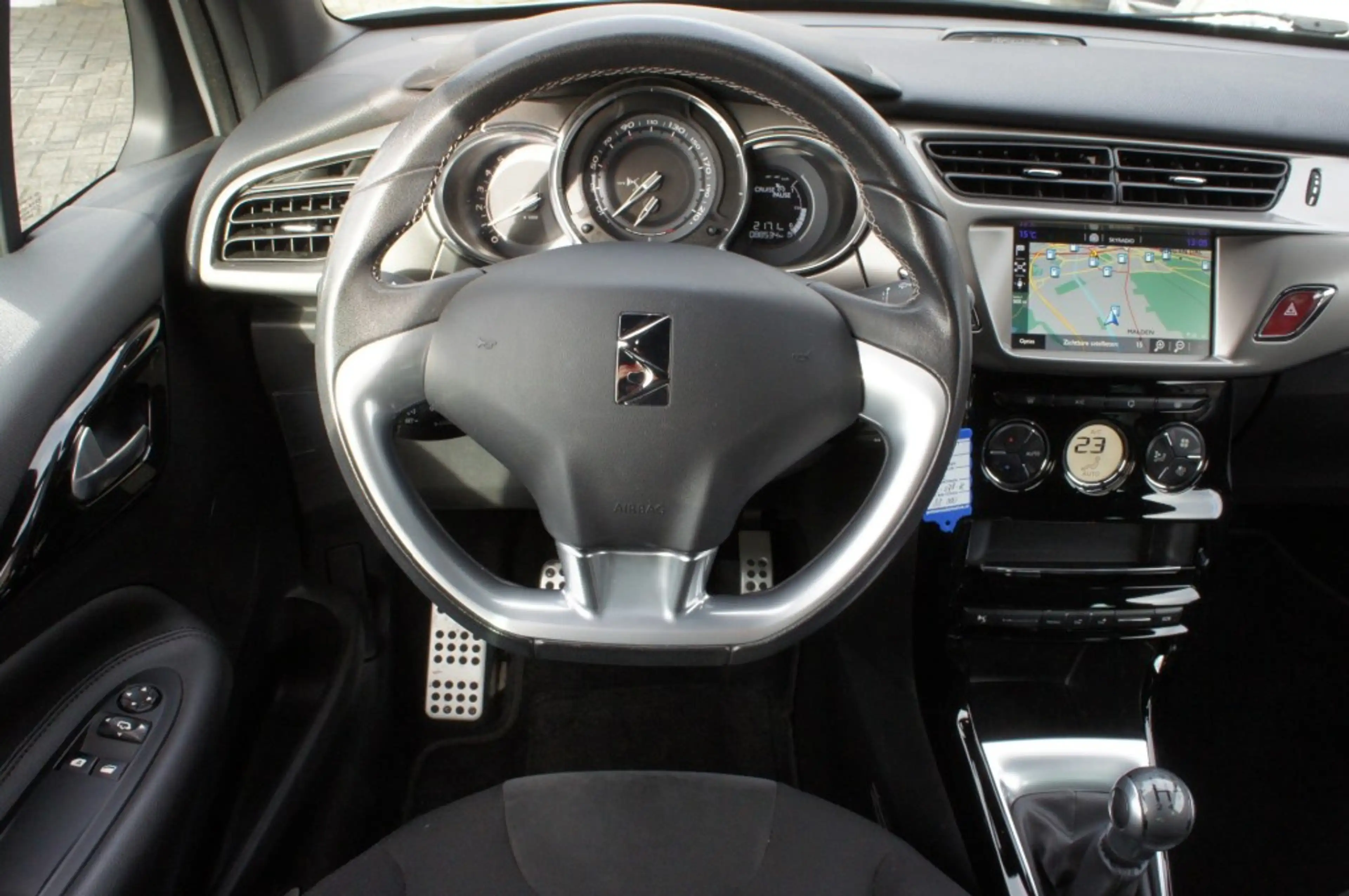 DS Automobiles DS 3 1.2 PURETECH NAVI/CAM/CRUISE NIEUWE DISTRIBUTIE PE — photo 9