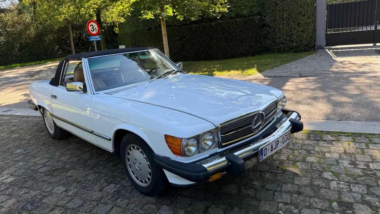 Mercedes-Benz SL 560 Oldtimer, foto 8