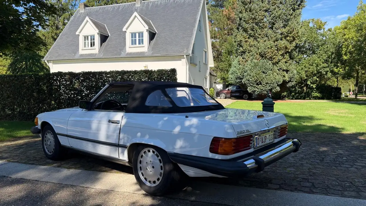 Mercedes-Benz SL 560 Oldtimer, foto 12