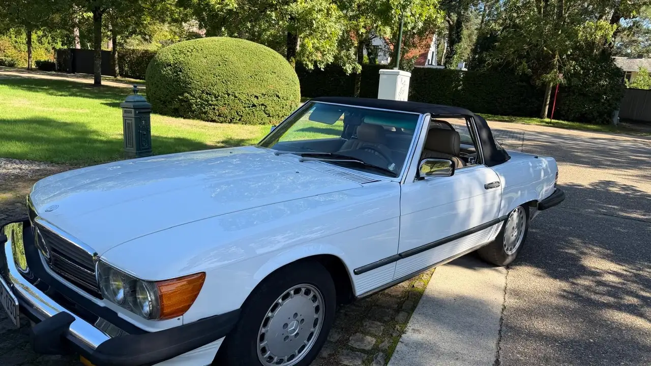 Mercedes-Benz SL 560 Oldtimer, foto 7