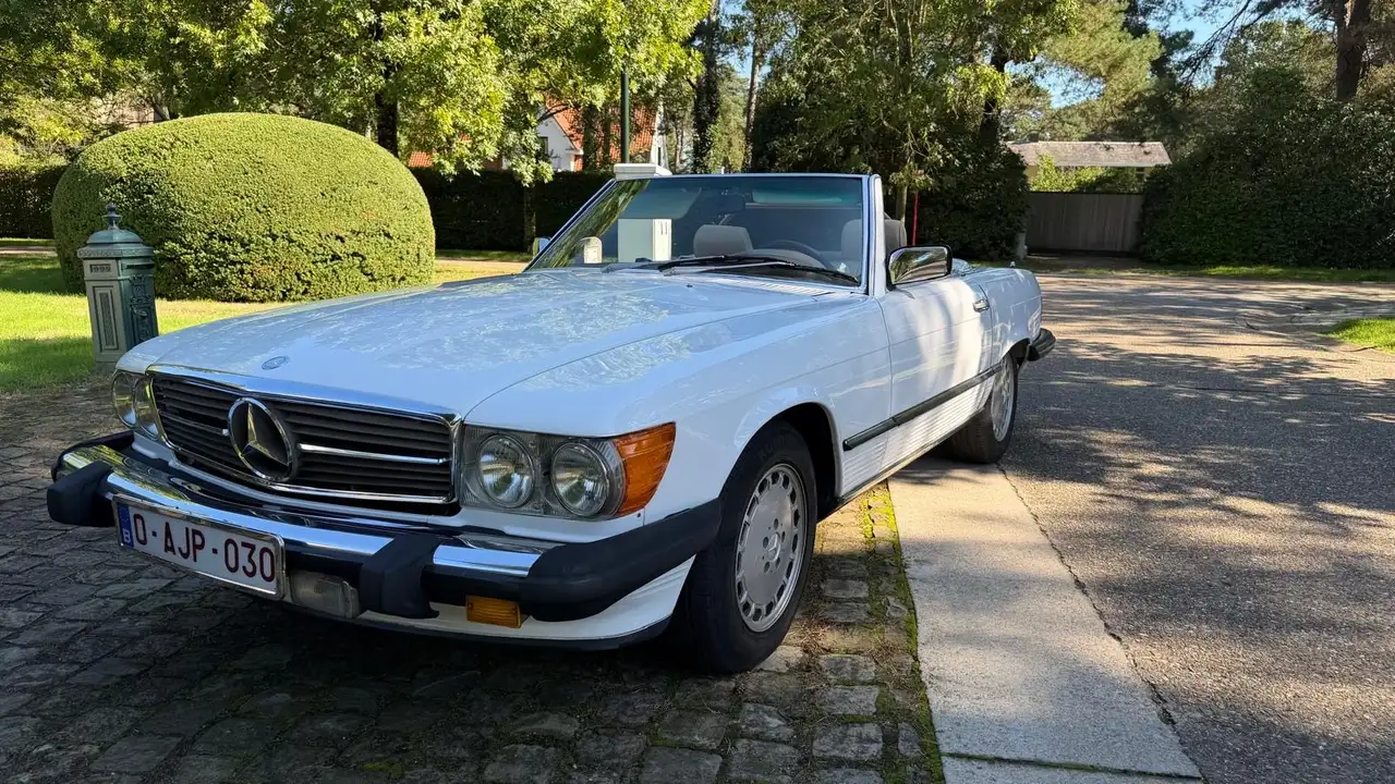 Mercedes-Benz SL 560 Oldtimer, foto 2