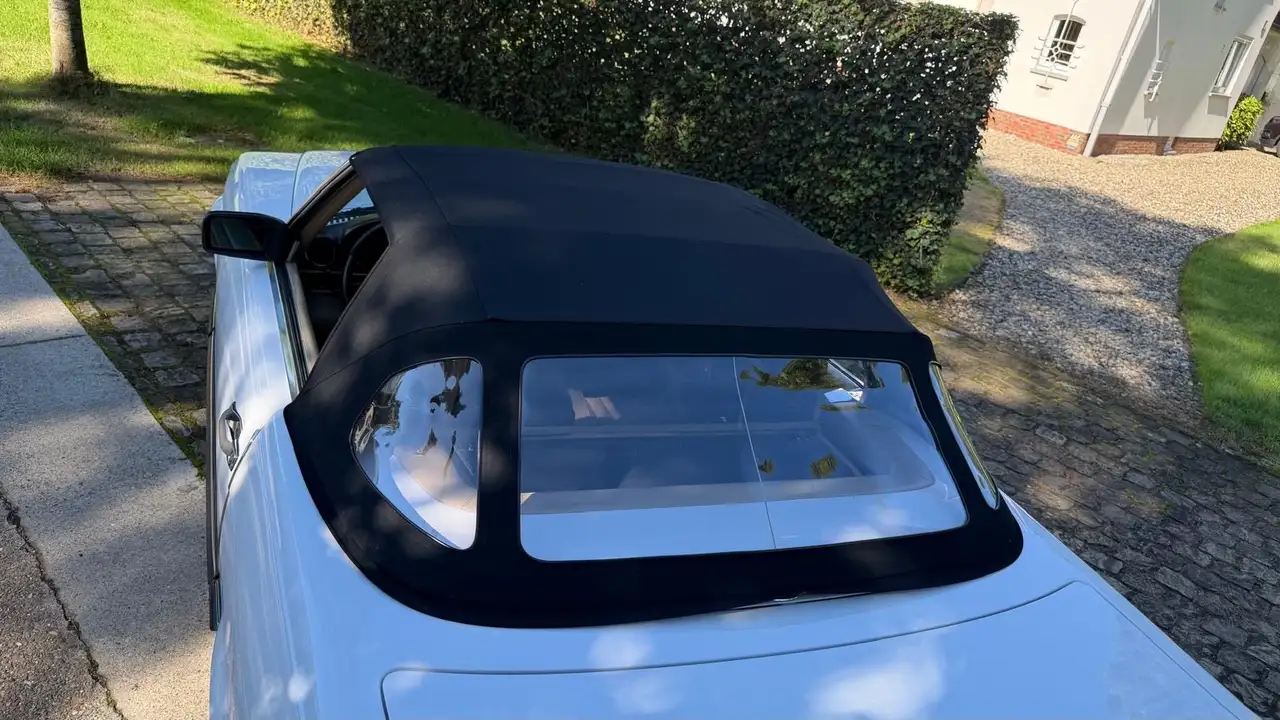 Mercedes-Benz SL 560 Oldtimer, foto 11