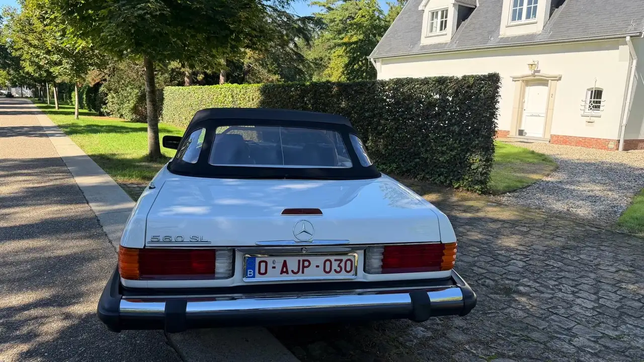 Mercedes-Benz SL 560 Oldtimer, foto 6