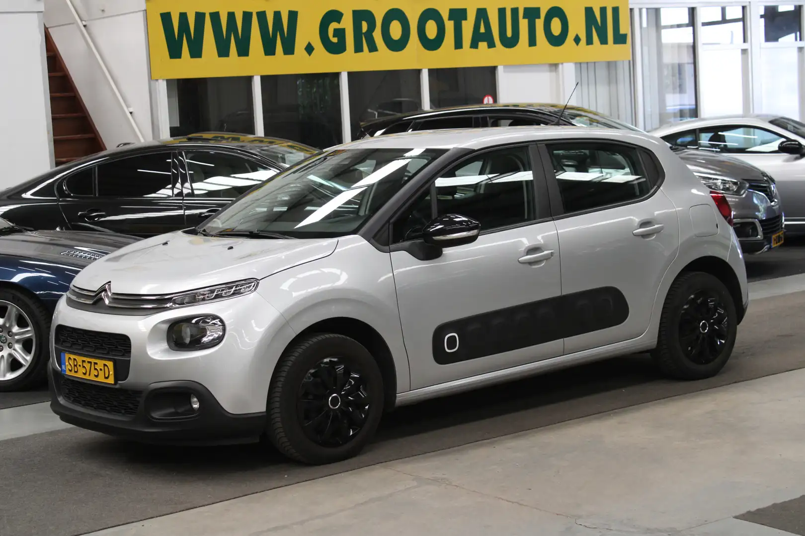 Citroen C3 1.2 PureTech Feel 105g 92.063km NAP, Volledig onde Grijs - 1