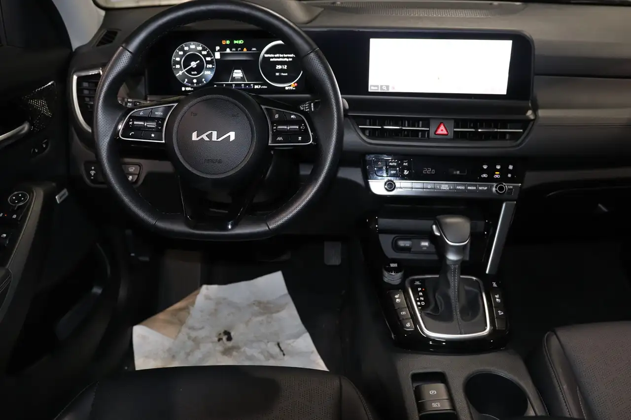 Kia Seltos снимка Kia Seltos