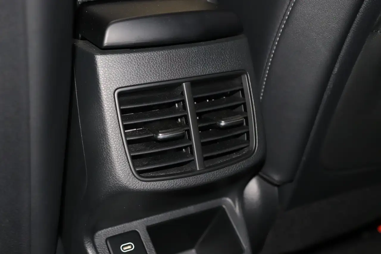 Kia Seltos снимка Kia Seltos