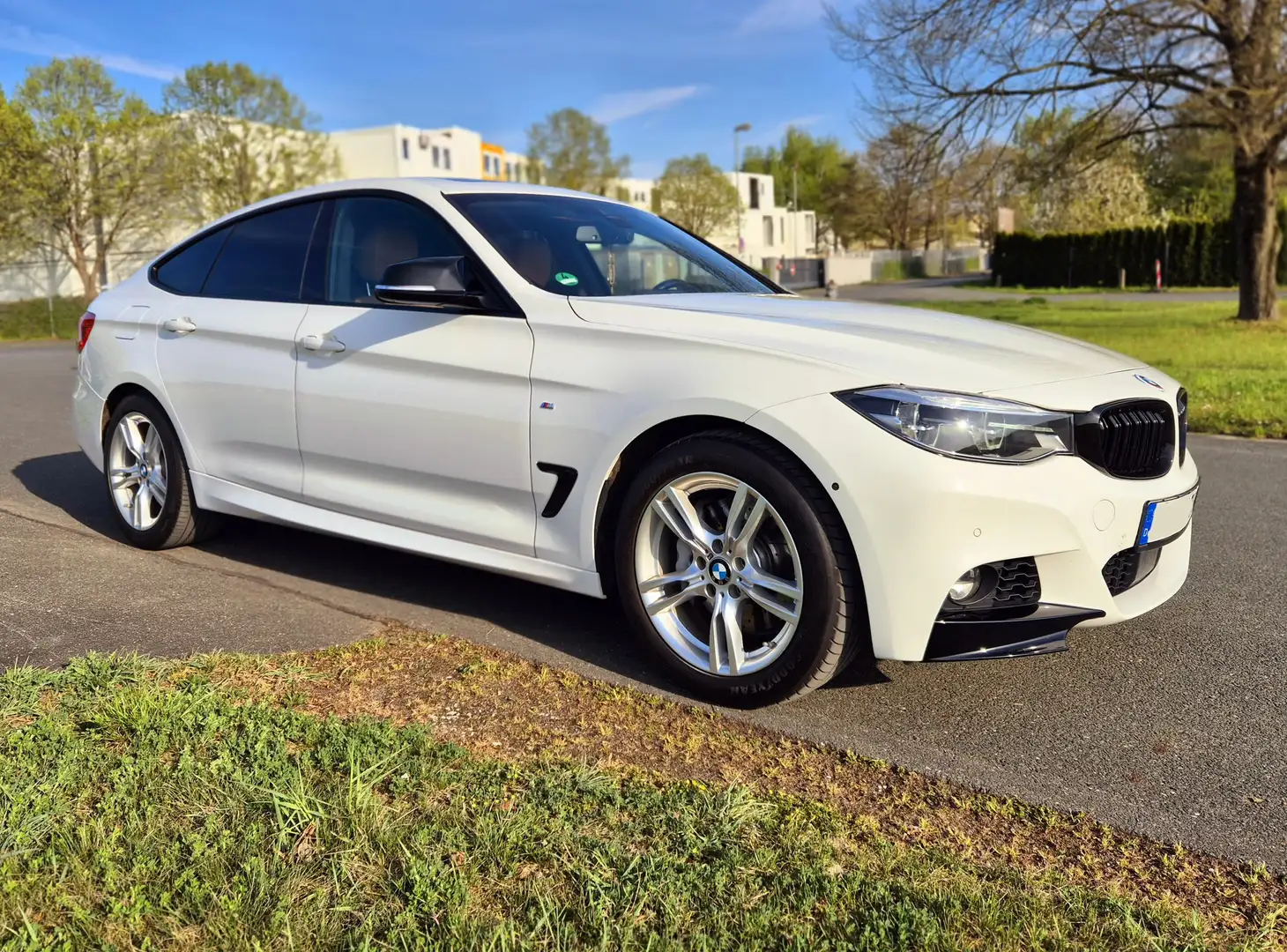 BMW 335 335d xDrive GT Aut. M Sport Alb - 2