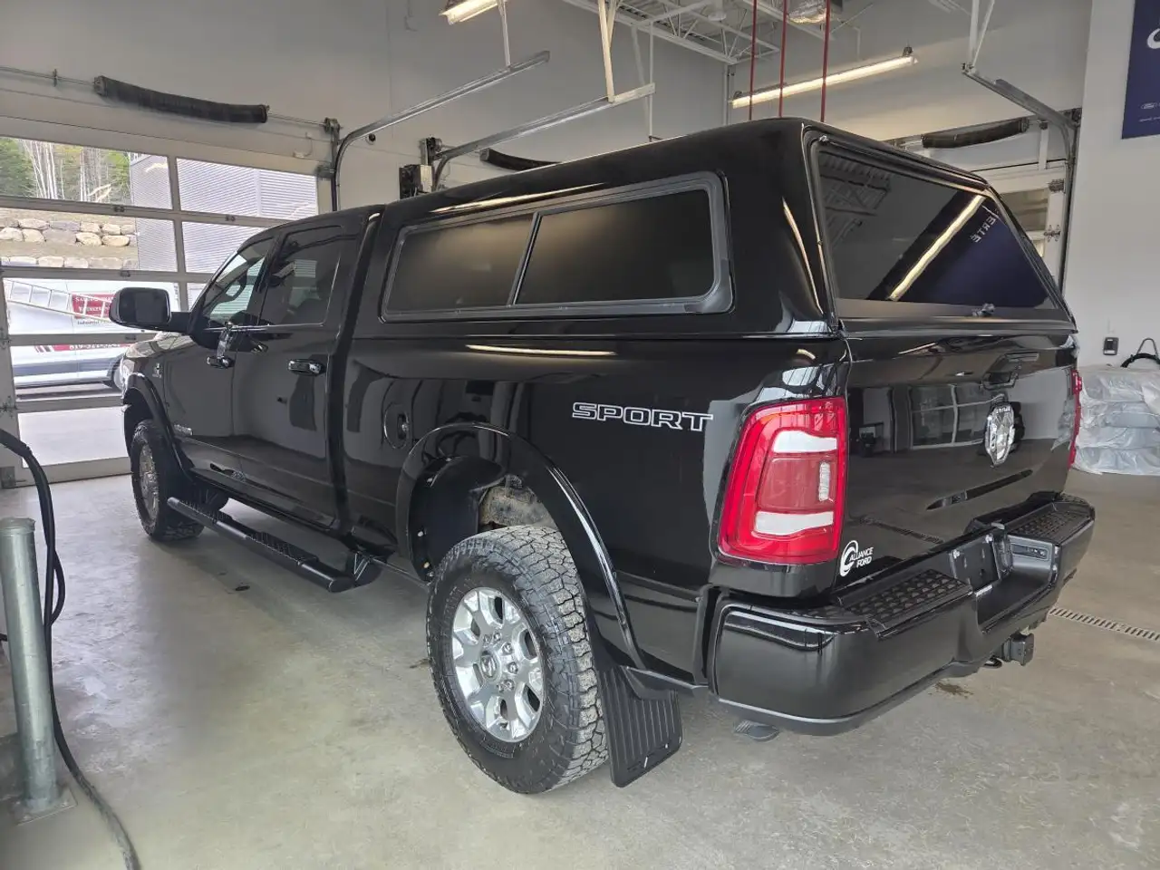 RAM 2500 снимка RAM 2500