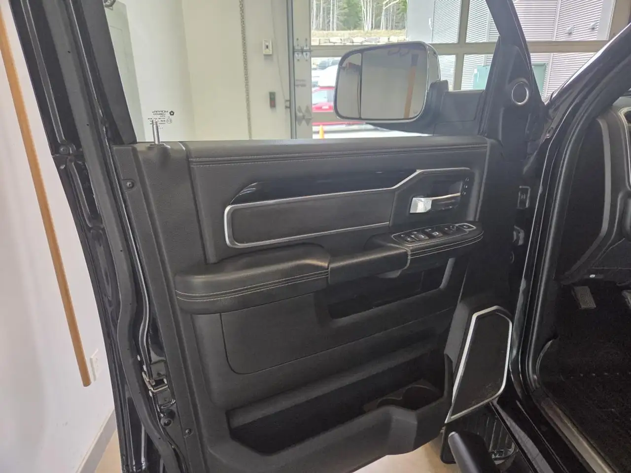 RAM 2500 снимка RAM 2500