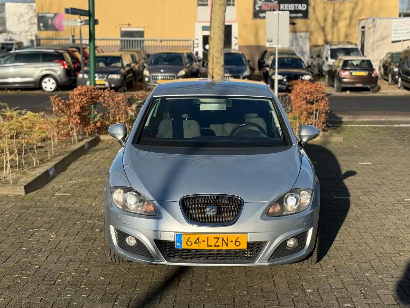 SEAT Leon 1.8 TFSI 160PK DSG AUTOMAAT XENON/NAVIGATIE/CLIMA! Grau - 2