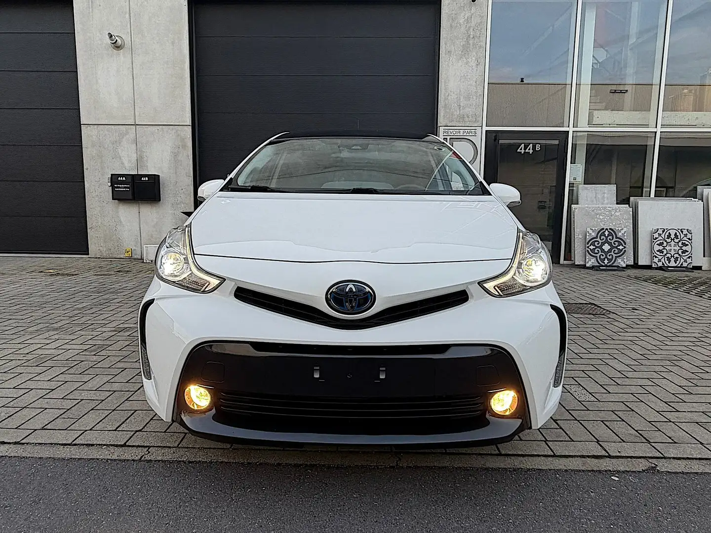 Toyota Prius+ 7Pl Lounge Full Cuir Pano 4.500km ! TVA Déduct. Blanc - 2