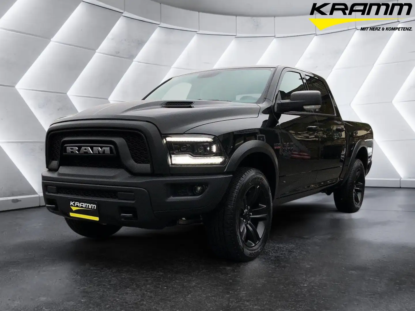 Dodge RAM 1500 Crew Cab Classic V8 Warlock 4x4 AHK Navi Чорний - 1