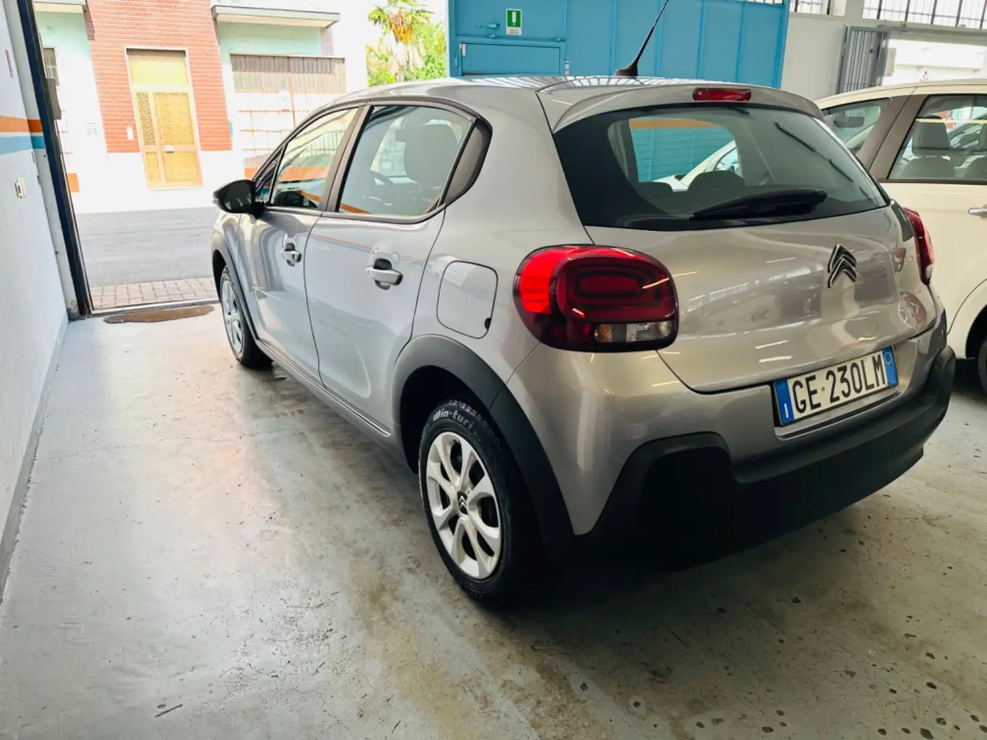 Citroen C3 PureTech 83 S&S Feel Grigio - 2