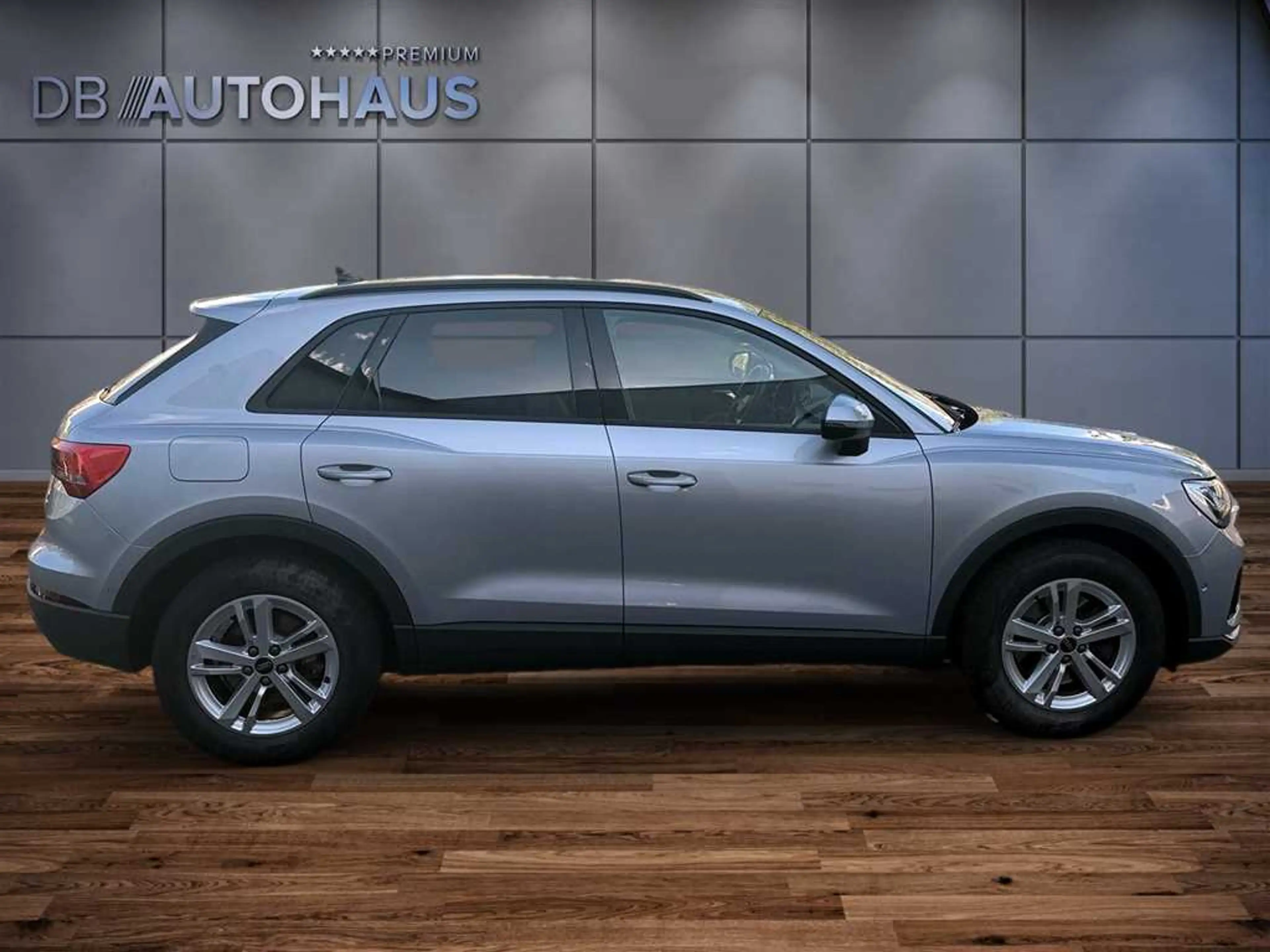Audi Q3 40 2.0 TFSI quattro S-tronic — photo 3
