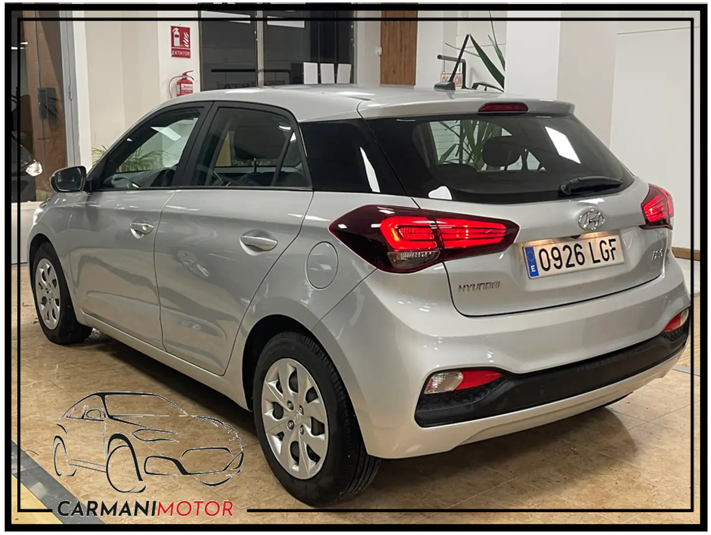 Hyundai i20 1.0 TGDI Klass 100 Gris - 2
