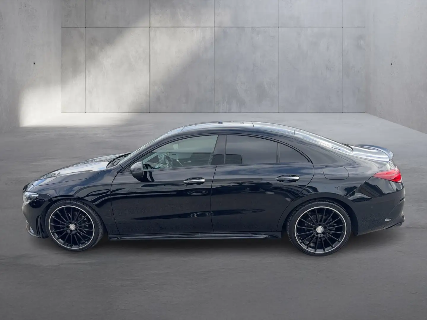 Mercedes-Benz CLA 180 180 d Schwarz - 2