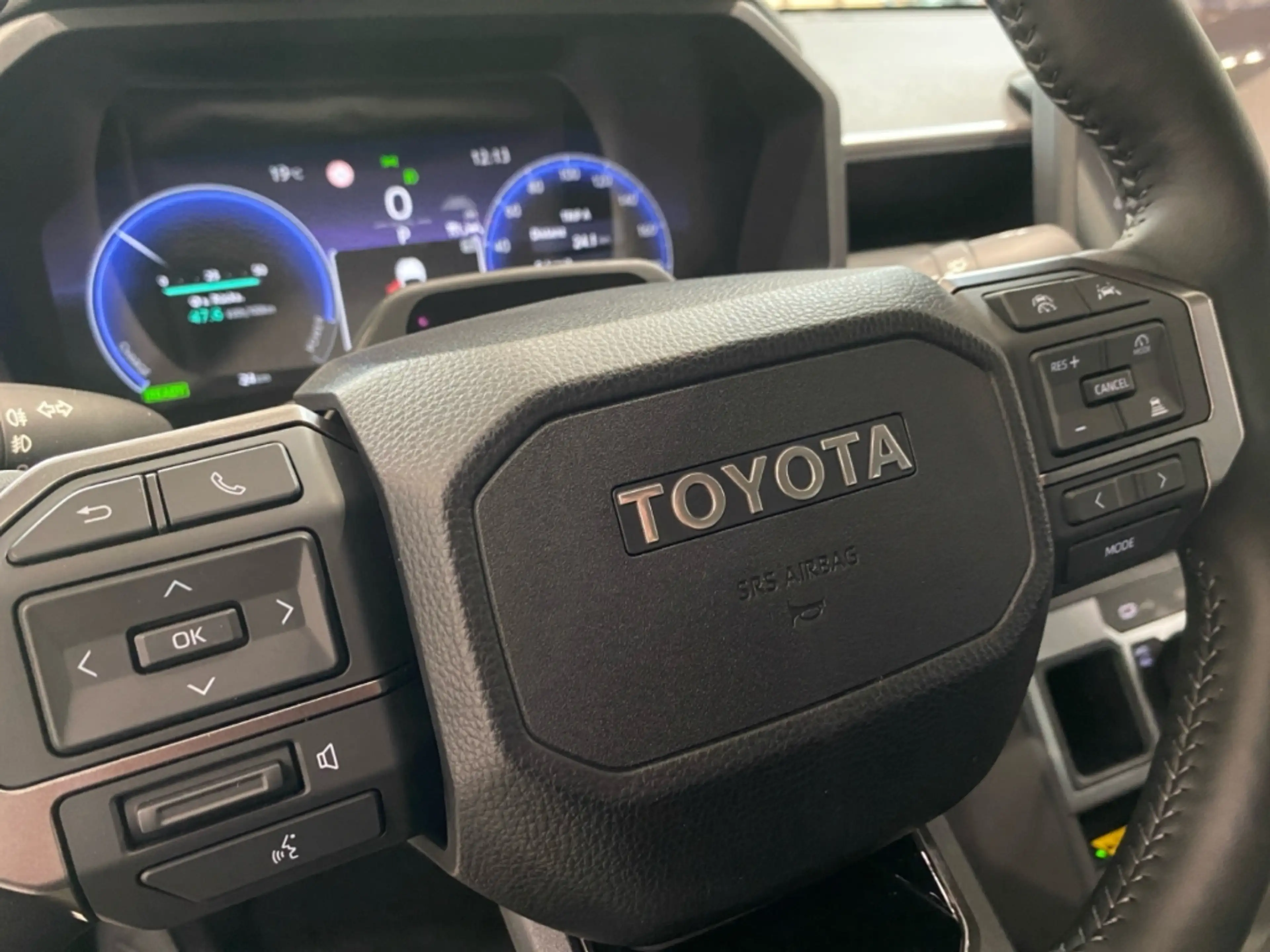Toyota Hilux Double Cab BEV EXECUTIVE *LED*360°*Leder* — photo 12