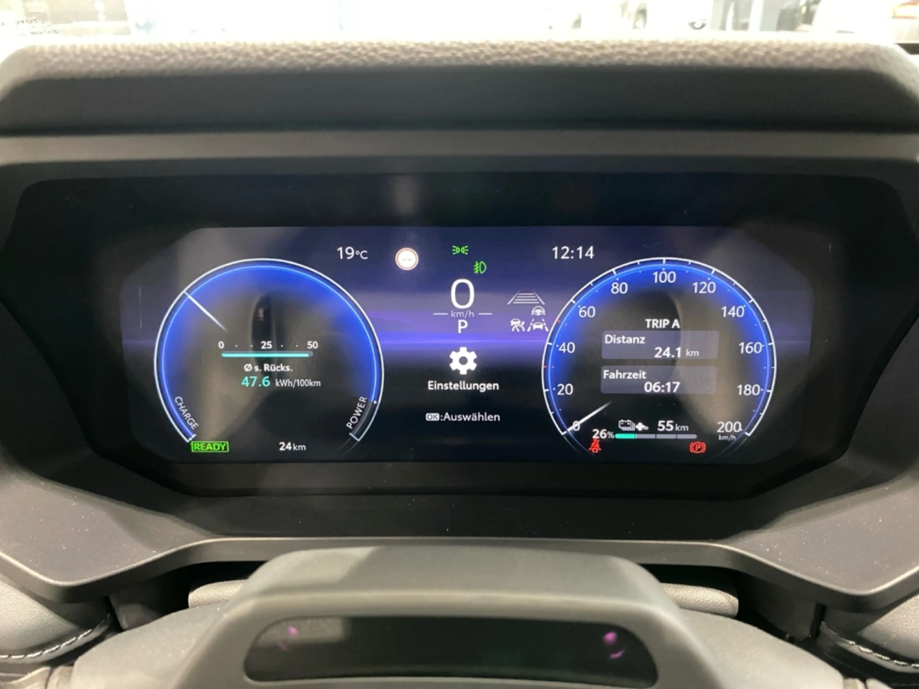 Toyota Hilux Double Cab BEV EXECUTIVE *LED*360°*Leder* — photo 13